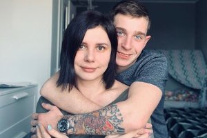 ازدواج زن ۳۵ ساله با پسر ۲۰ ساله 