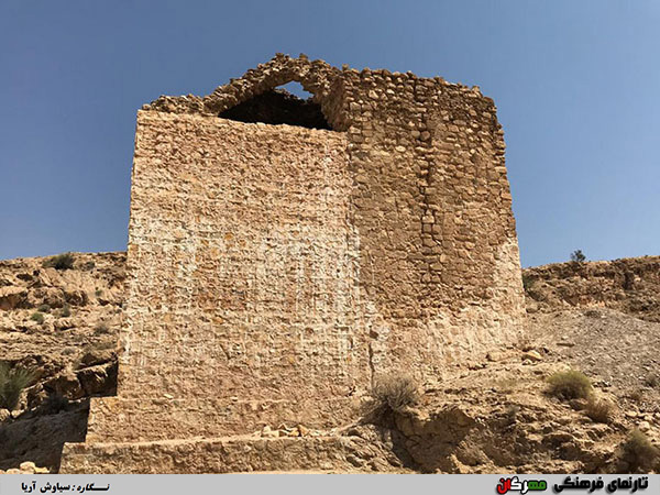 مرمت‌های غیراصولی درچهارتاقی ساسانی رستاق داراب