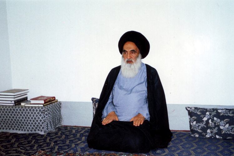 انتقاد شریعتمداری از آیت الله سیستانی