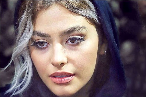 ماجرای مهاجرت و کشف حجاب ریحانه پارسا