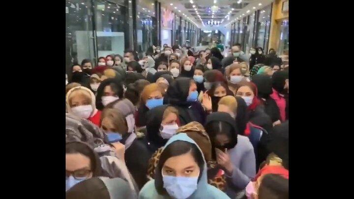 حراجی لباس در غرب تهران