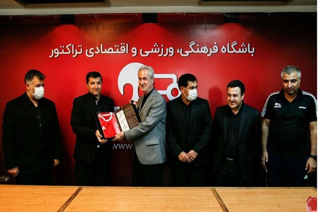 باشگاه تراکتور 