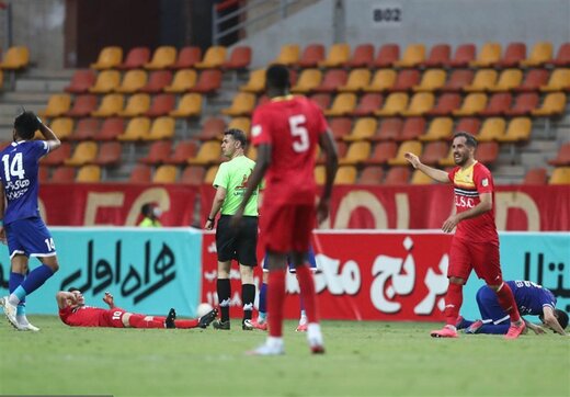 مصدومیت عجیب برای مدافع استقلال + عکس مصدومیت عجیب برای مدافع استقلال + عکس