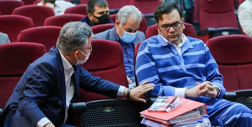 هفتمین جلسه دادگاه محمد امامی/ ماجرای ۱۶۵۰ پیام مبادله شده بین محمد امامی و همسر مدیر بانک سرمایه دادگاه محمد امامی