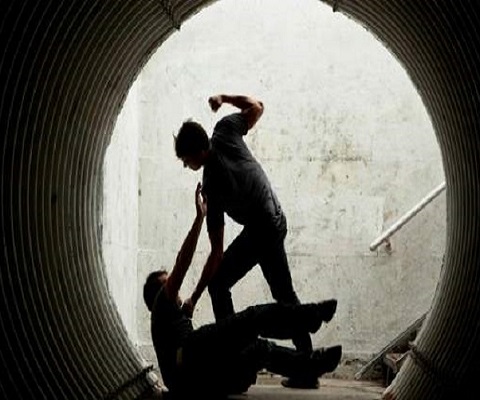 مشاوره حقوقی آنلاین/ ضرب و جرح چه مجازاتی به دنبال دارد؟