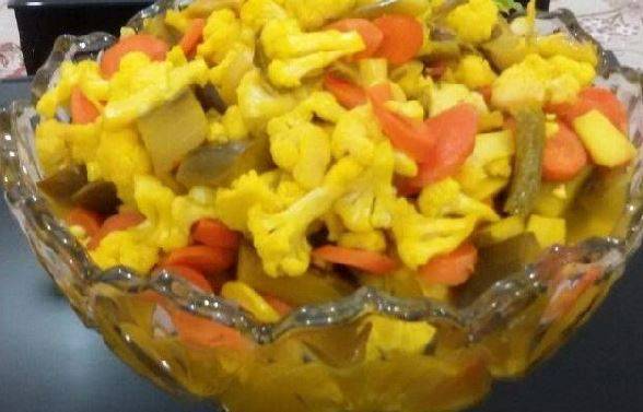 ترشی مخلوط خانگی