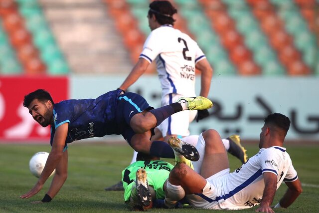 تساوی استقلال مقابل پیکان