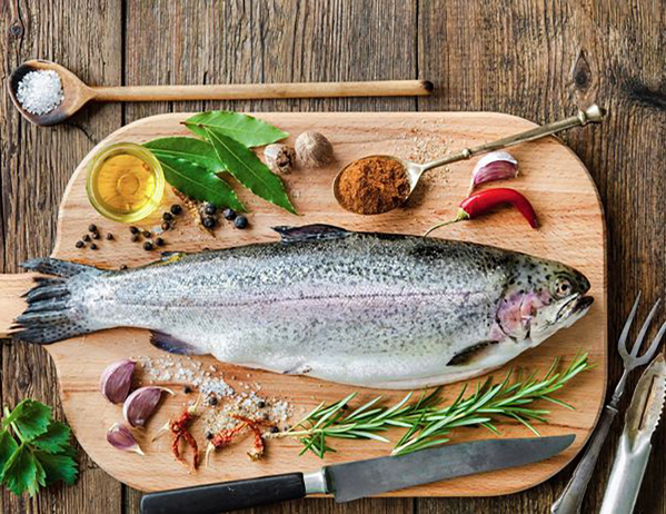 چگونه میتوانیم بوی بد ماهی را در آشپزخانه از بین ببریم؟ چگونه میتوانیم بوی بد ماهی را در آشپزخانه از بین ببریم؟