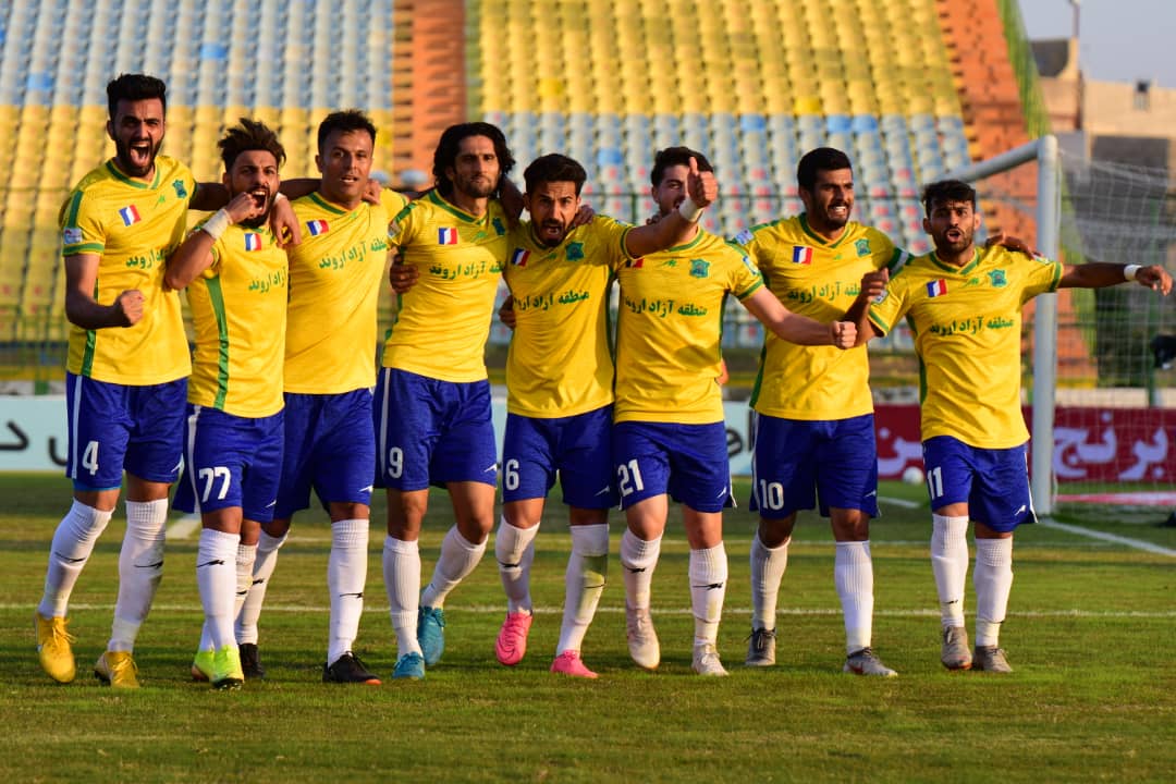 پیروزی صنعت نفت آبادان