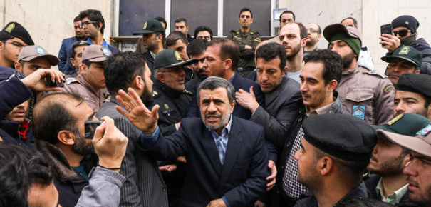 من احمدینژاد نیستم! /چند نکته درباره جمله معنادار حسن روحانی من احمدینژاد نیستم! /چند نکته درباره جمله معنادار حسن روحانی