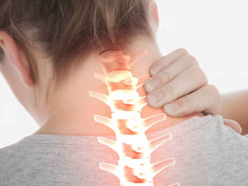 نحوه پیشگیری از درد گردن هنگام استفاده از موبایل نحوه پیشگیری از درد گردن هنگام استفاده از موبایل