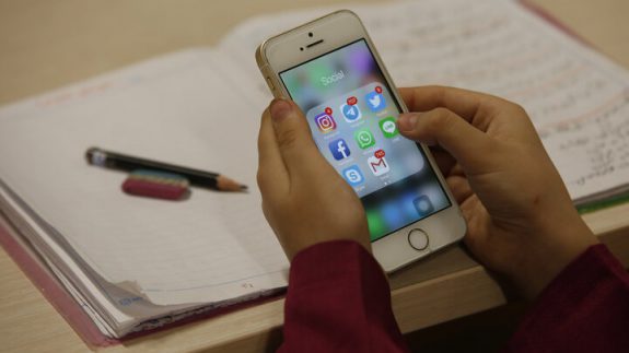 هشدار درباره مشکلات آموزش مجازی 