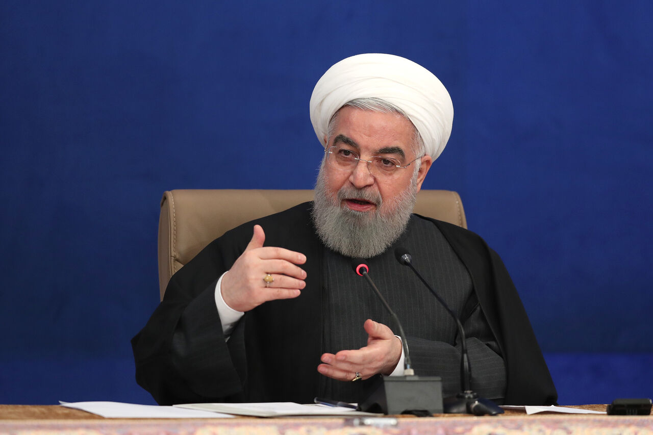 جزئیات ارتباط تصویری روحانی با فرمانده راهور و رئیس هلال احمر جزئیات ارتباط تصویری روحانی با فرمانده راهور و رئیس هلال احمر