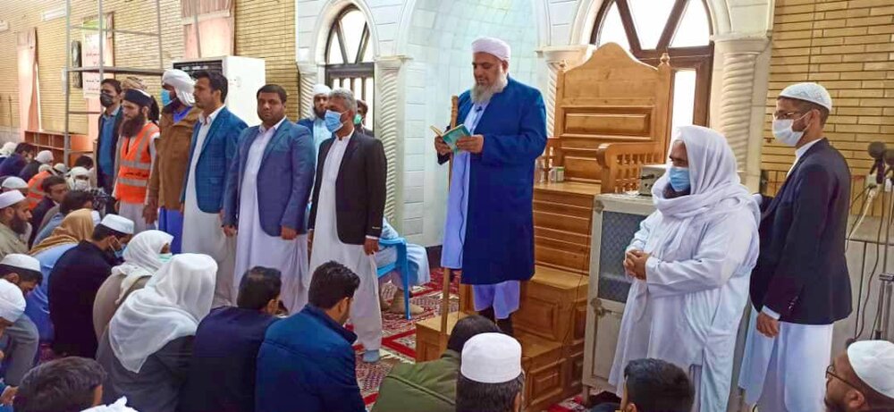 گیج، امام جمعه برکنار شده اهل سنت در نماز جمعه آزادشهر سخنرانی کرد + تصاویر گیج، امام جمعه برکنار شده اهل سنت در نماز جمعه آزادشهر سخنرانی کرد + تصاویر