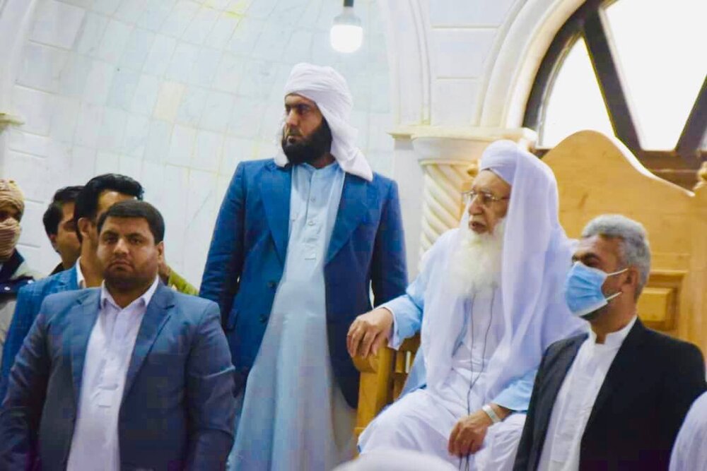 گیج، امام جمعه برکنار شده اهل سنت در نماز جمعه آزادشهر سخنرانی کرد + تصاویر گیج، امام جمعه برکنار شده اهل سنت در نماز جمعه آزادشهر سخنرانی کرد + تصاویر