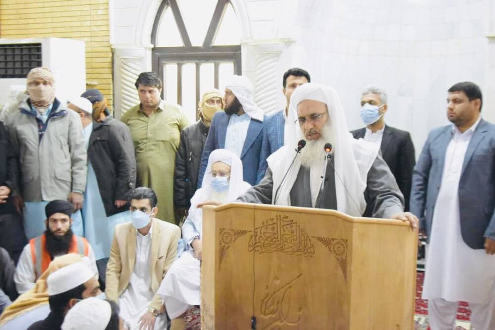 گیج، امام جمعه برکنار شده اهل سنت در نماز جمعه آزادشهر سخنرانی کرد + تصاویر گیج، امام جمعه برکنار شده اهل سنت در نماز جمعه آزادشهر سخنرانی کرد + تصاویر