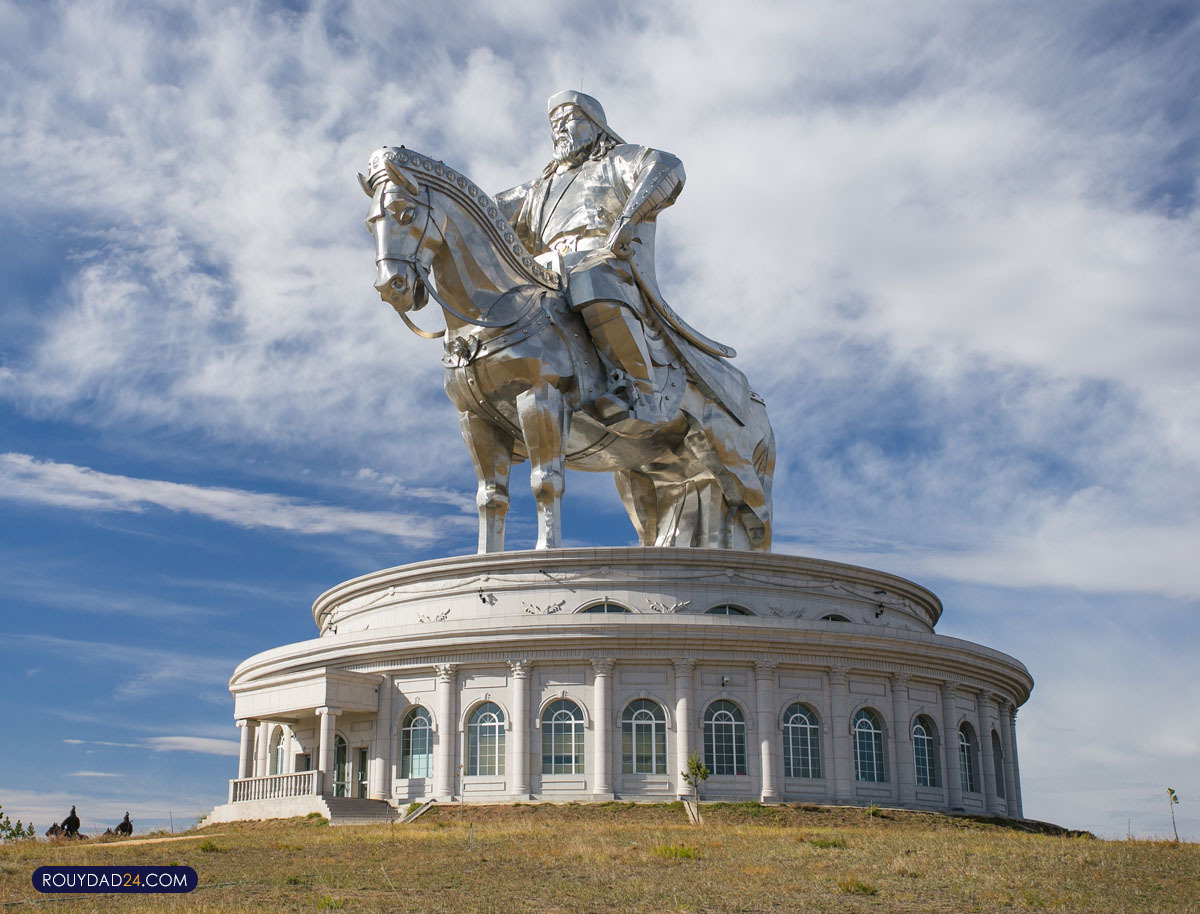 مجسمه چنگیزخان مغول