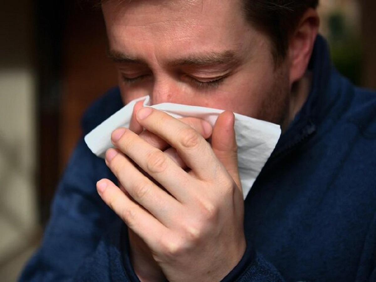 اگر علائم سرماخوردگی دارید خود را قرنطینه کنید