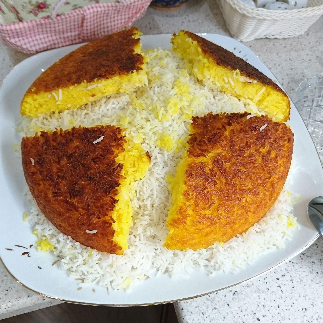 ته دیگ زعفرانی