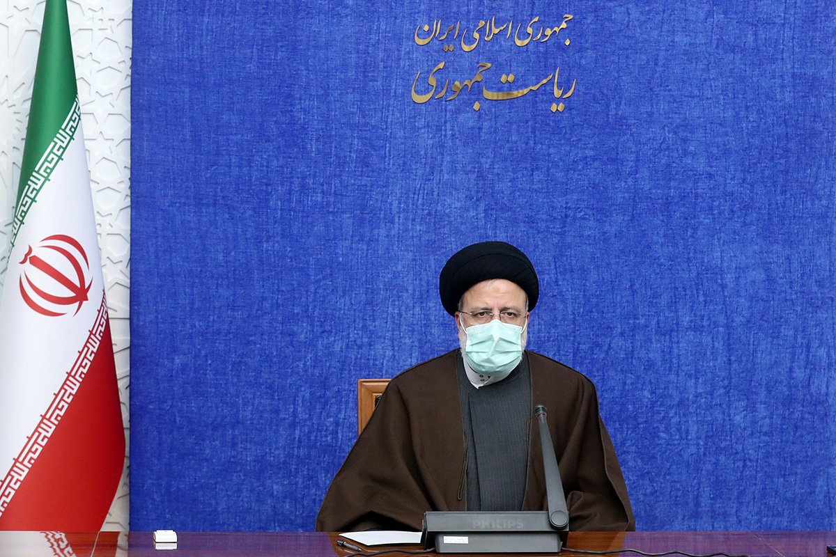 حل مسایل کشور در گرو رابطه گسترده و عمیق با مجلس است حل مسایل کشور در گرو رابطه گسترده و عمیق با مجلس است