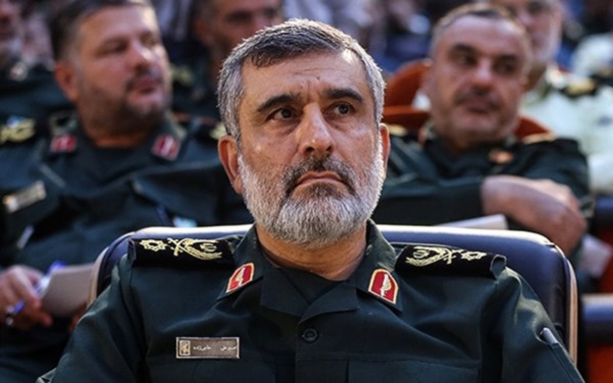 روایت حاجی‌زاده از جلسه فرماندهان سپاه با روحانی/ سردار سلیمانی به روحانی گفت راه احمدی نژاد را می‌روی/ گفتیم فکر نکن همیشه می‌توانی حرف را بزنی ما هم سکوت کنیم