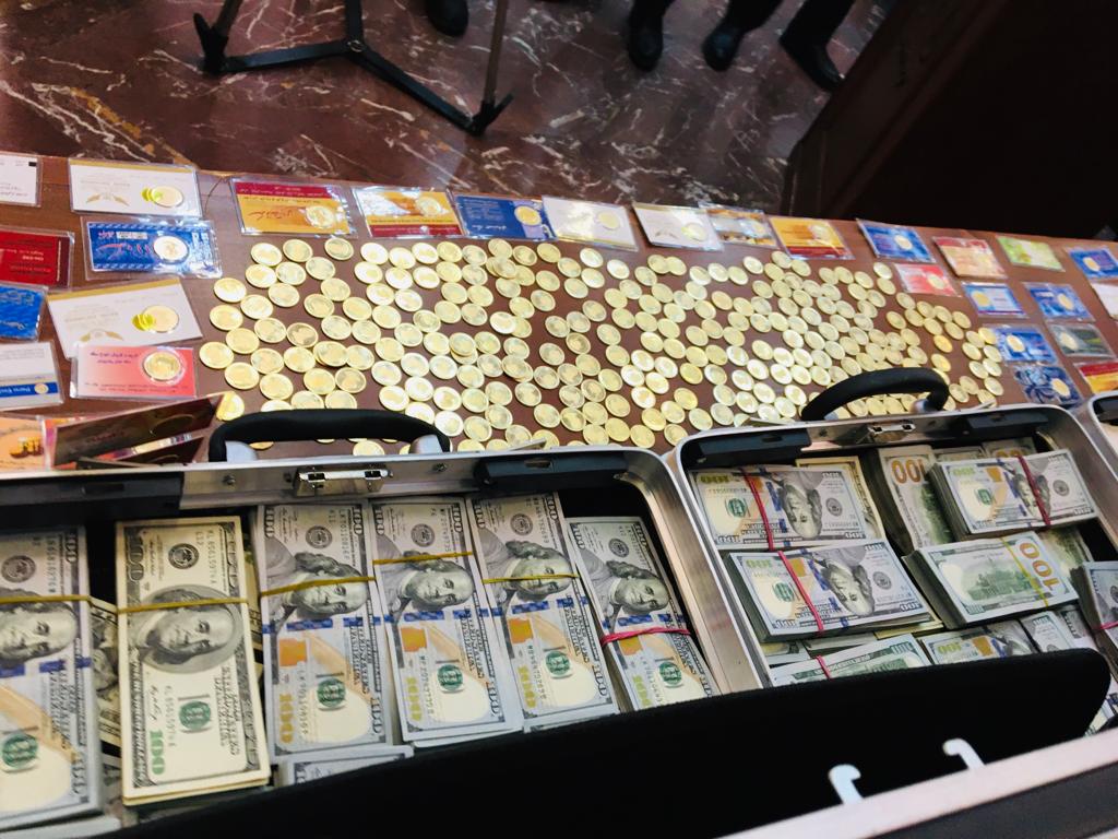 کشف کیف‌های ۴۰ میلیاردی رشوه در دادگاه شهرداری لواسان +فیلم