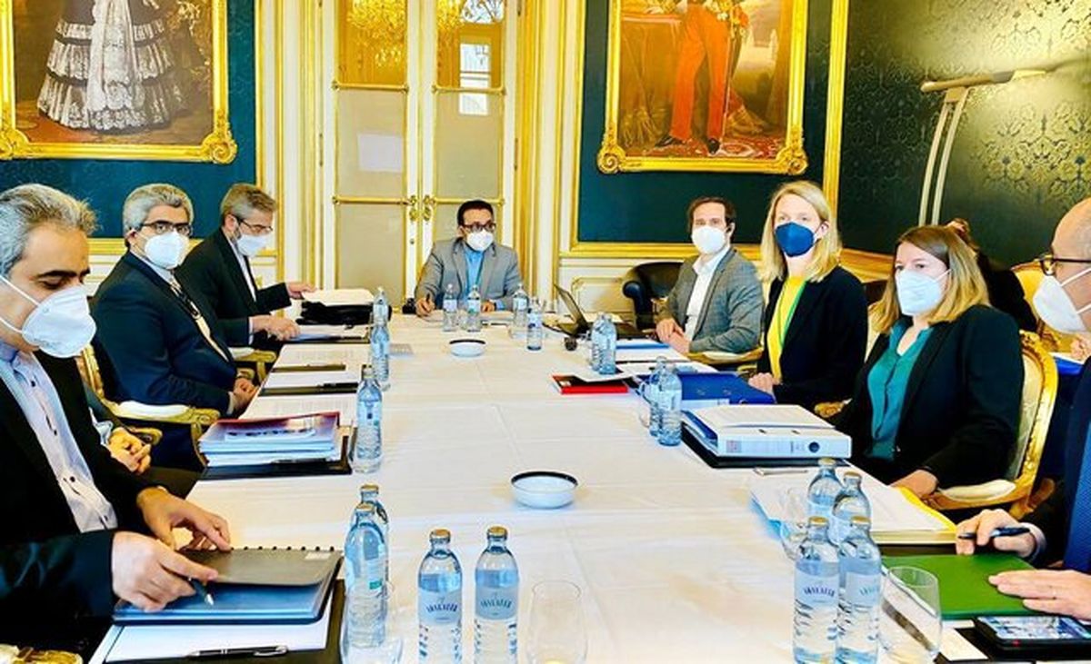 جلسه مذاکره‌کنندگان ارشد ایران و سه کشور اروپایی