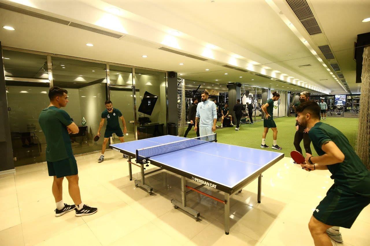 بازیکنان استقلال، پینگ&zwnj;پنگ باز شدند! + عکس