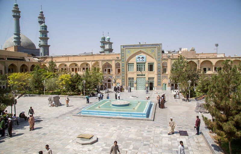 درخواست روزنامه جمهوری اسلامی برای قطع بودجه حوزه‌ها