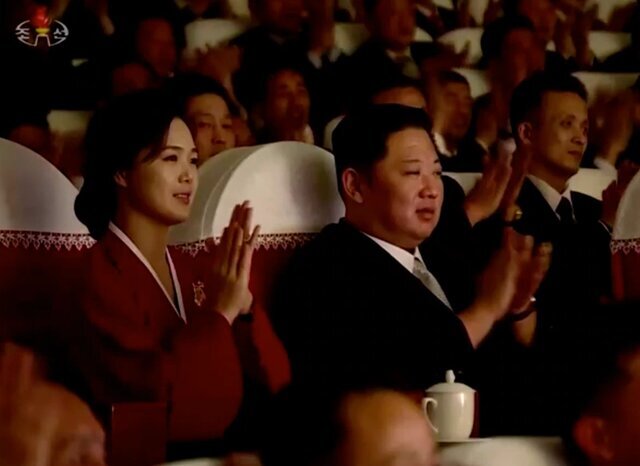 کیم جونگ اون و همسرش در جشن سال نو +فیلم