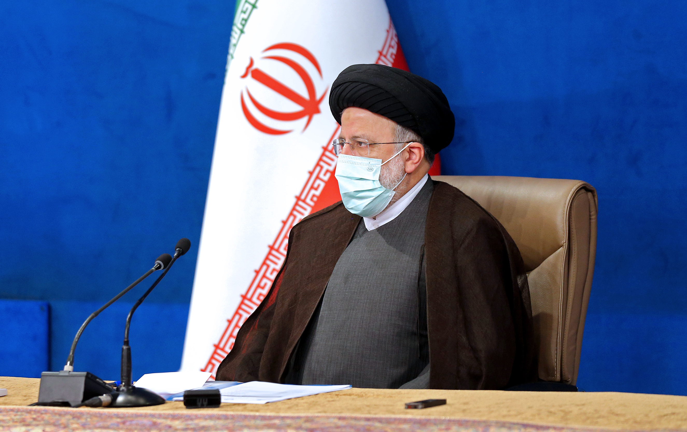 شیوه نامههای بهداشتی در اجتماعات بویژه در اماکن زیارتی رعایت شود شیوه نامههای بهداشتی در اجتماعات بویژه در اماکن زیارتی رعایت شود