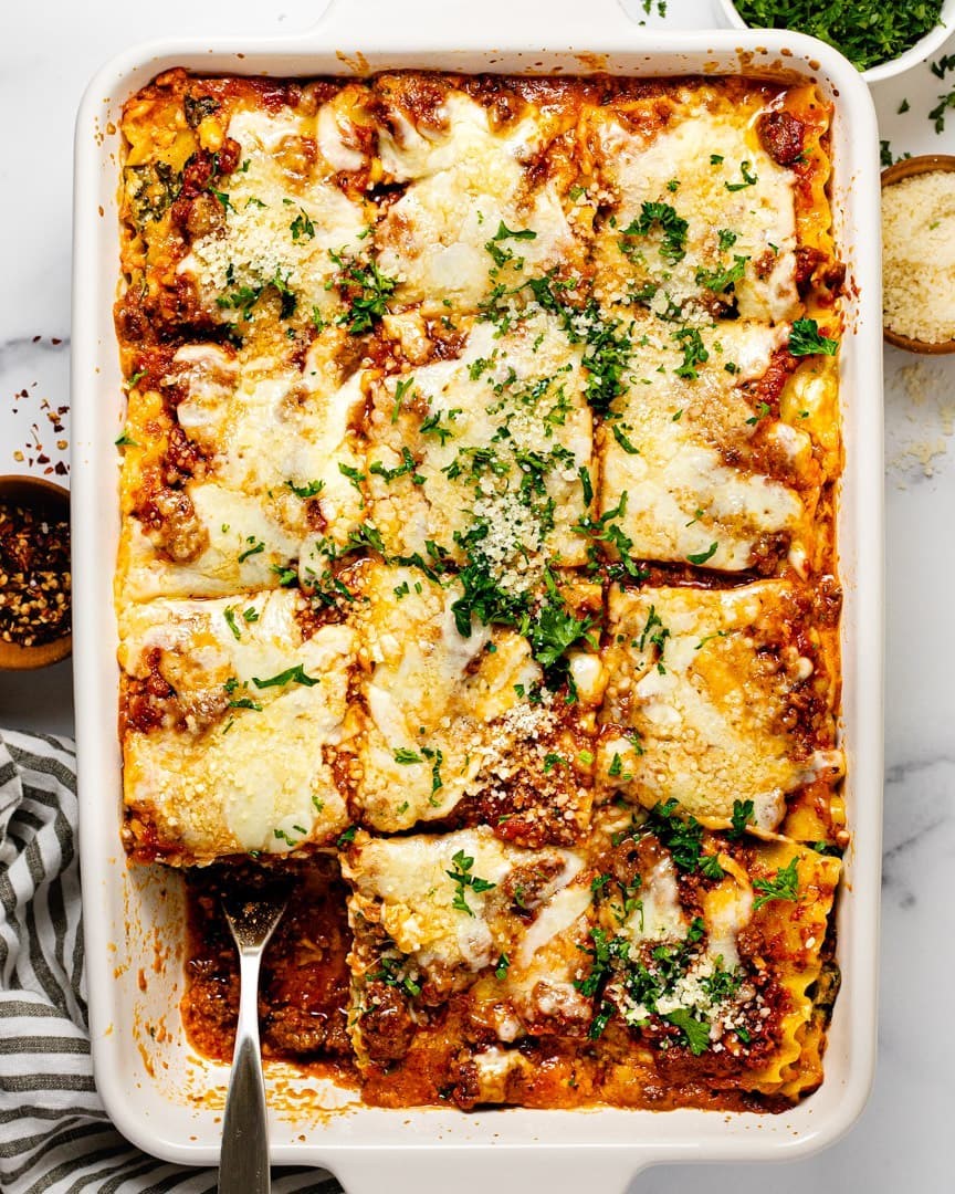 طرز تهیه لازانیا با گوشت، لازانیا مرغ و لازانیا رولی ساده با سس بشام