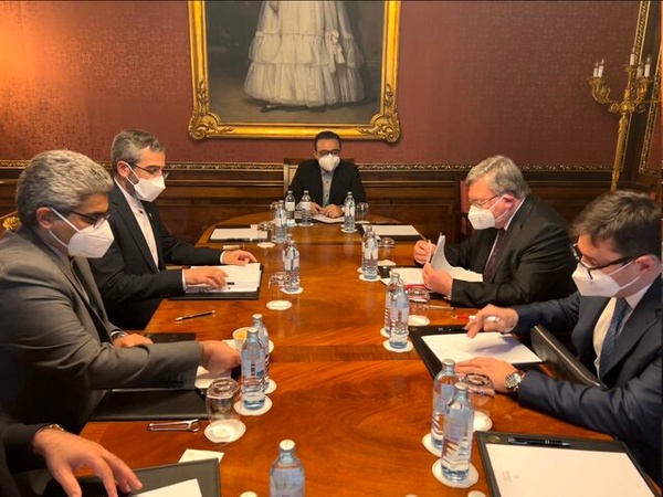 پیشنهاد توافق موقت هسته‌ای به ایران توسط روسیه