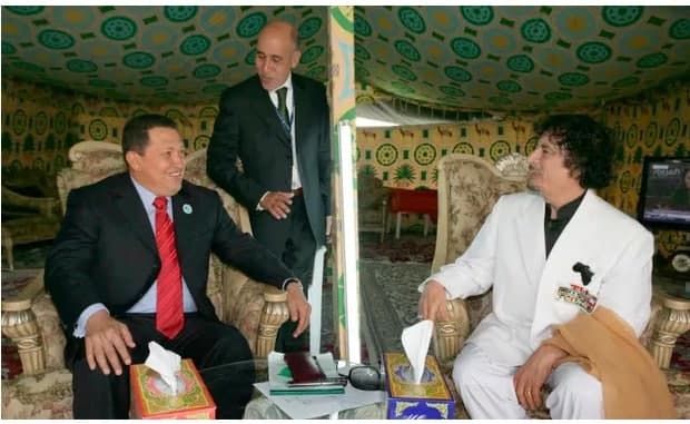 میز نمایش قدرت یا پارانویای پوتین؟! میز نمایش قدرت یا پارانویای پوتین؟!