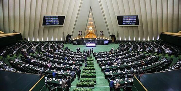 نایب رییس مجلس: رئیس اتاق بازرگانی ایران حرف گنده‌تر از دهنش زده است