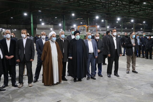 رئیس‌جمهور از شرکت صنایع پوشش ایران بازدید کرد