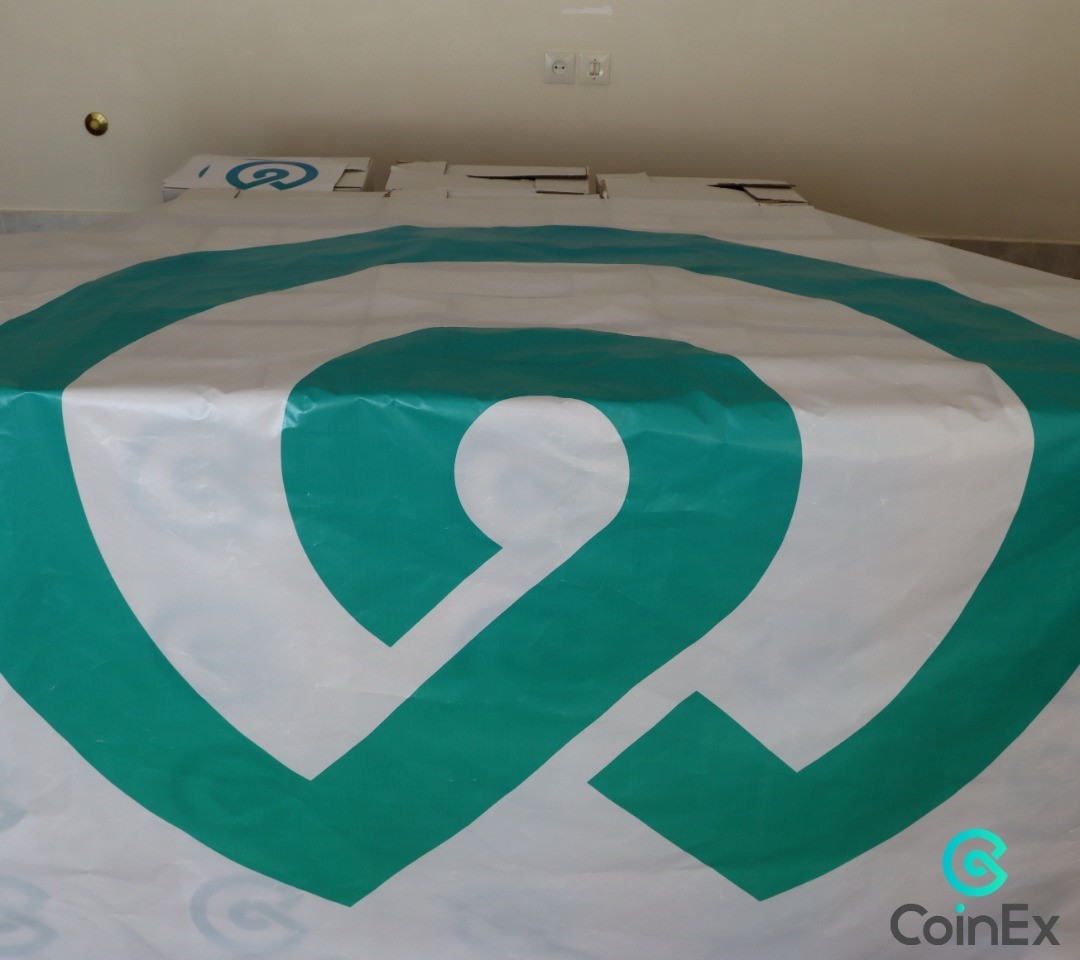 کوینکس و اقدامات بشر دوستانه در ایران