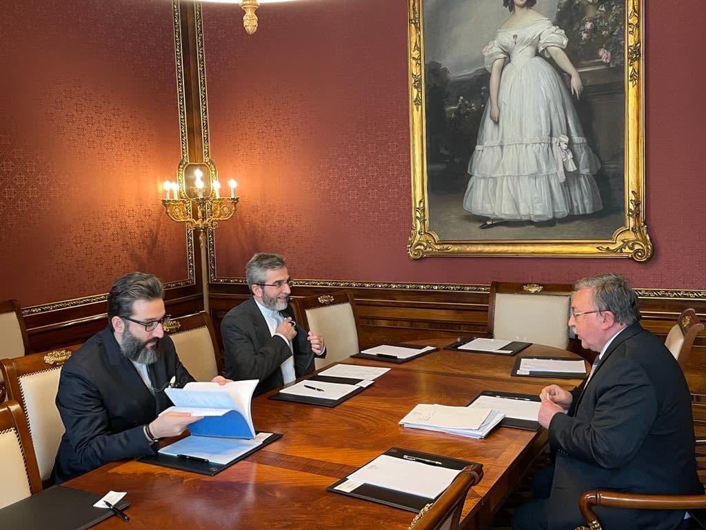 ایران به دنبال راهکاری که هم منافع خود را تضمین کند و هم به ائتلافش با روسیه آسیب نرساند