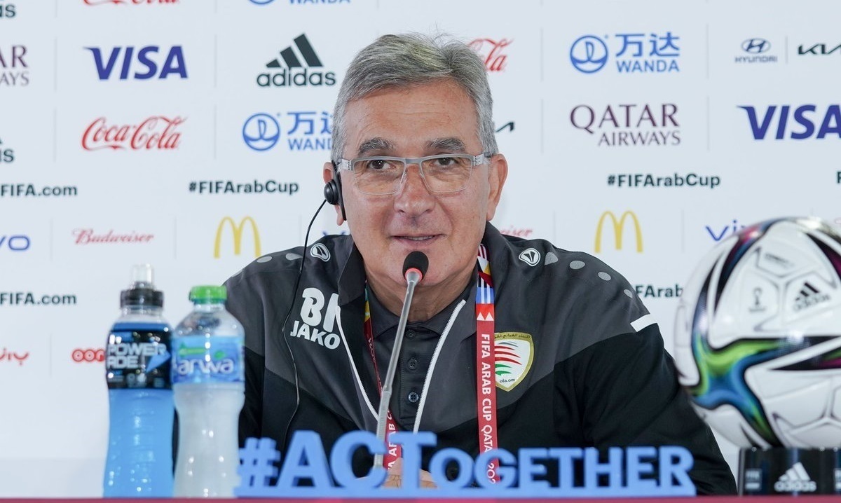 سرمربی تیم ملی فوتبال عمان