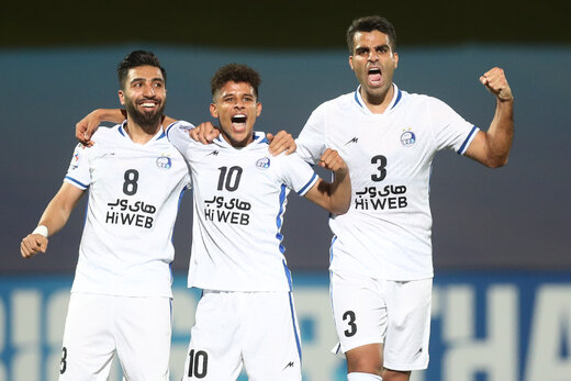 استقلالی‌ها 