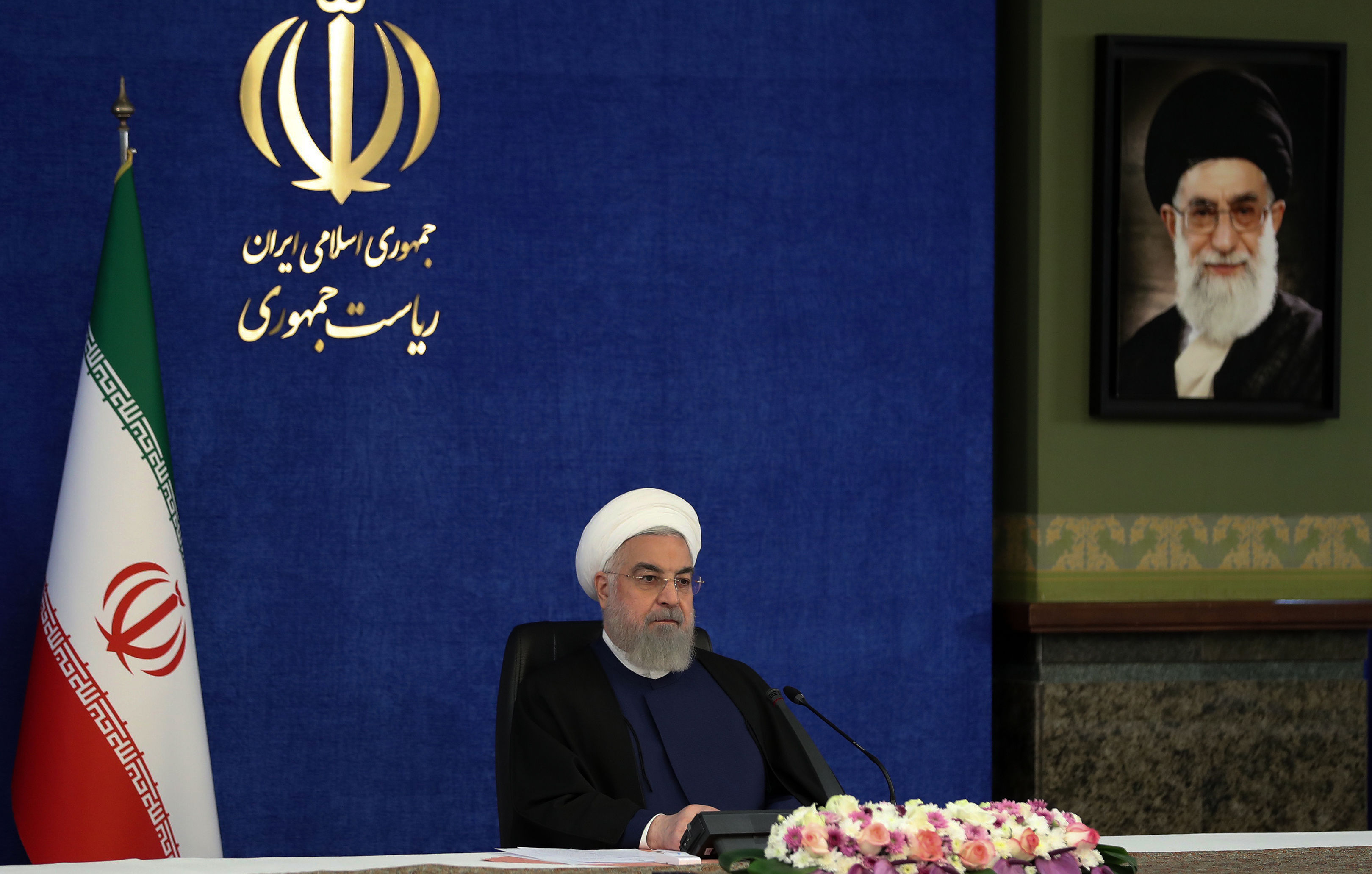 روحانی: تامین واکسن اولویت اصلی برنامههای دولت است روحانی: تامین واکسن اولویت اصلی برنامههای دولت است
