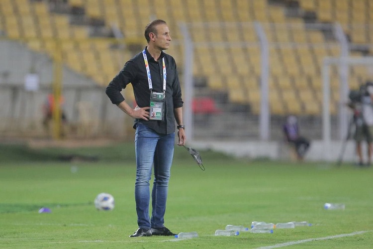 پیشنهادهای قطریها واقعیت دارد/ میخواستند پرسپولیس را از پا در بیاورند | از ۴ تیم نیمه نهایی متنفرم! پیشنهادهای قطریها واقعیت دارد/ میخواستند پرسپولیس را از پا در بیاورند | از ۴ تیم نیمه نهایی متنفرم!