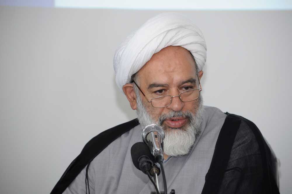 «عدالت در قرآن» حذف افراد به دلیل نگرش سیاسی متفاوت، خلاف عدالت سیاسی است