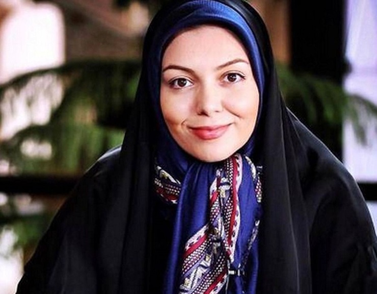 سنگ مزار آزاده نامداری سنگ مزار آزاده نامداری