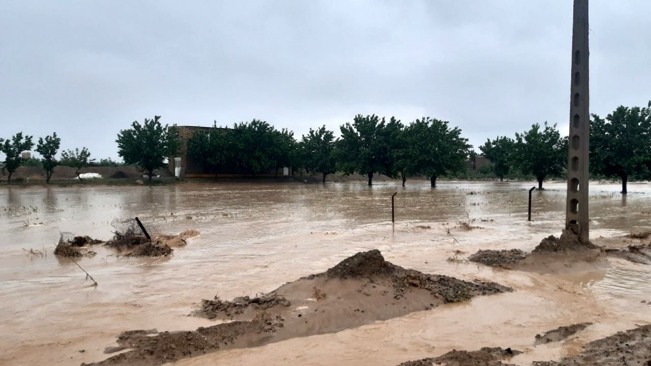 وقوع سیلاب در ١۶ استان کشور/ انتقال ۱۷۹ نفر به مناطق امن