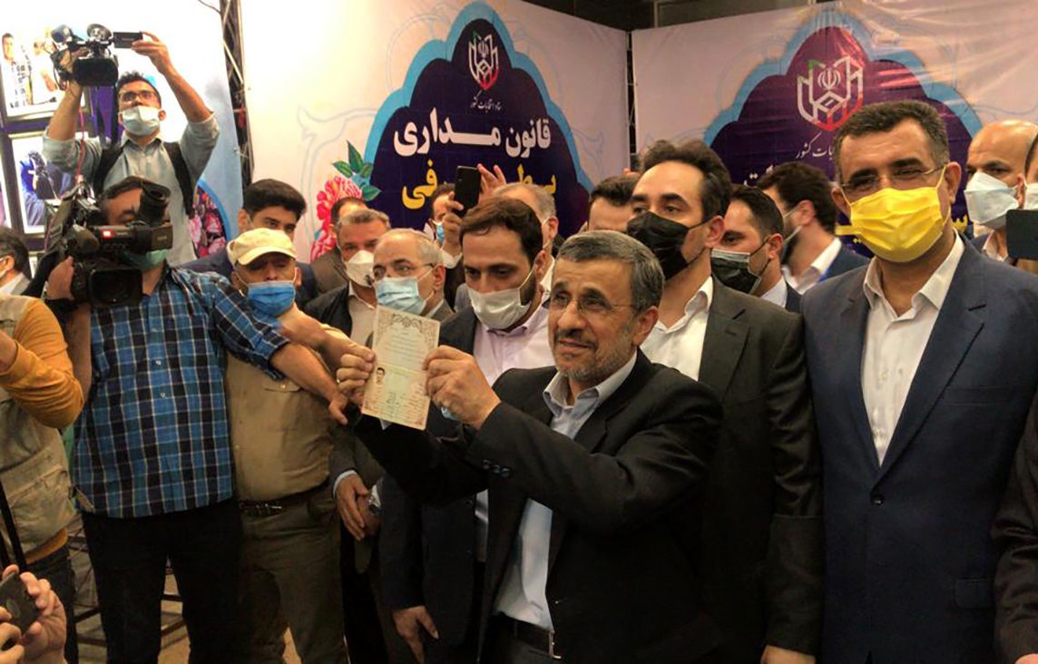 احمدی‌نژاد پس از ثبت‌نام در انتخابات: همه ما باید برای اصلاح اساسی روند امور اقدام کنیم