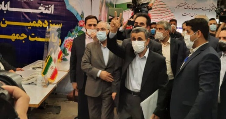 ۸ نکته در مورد ثبت نام احمدی نژاد در انتخابات ریاست جمهوری