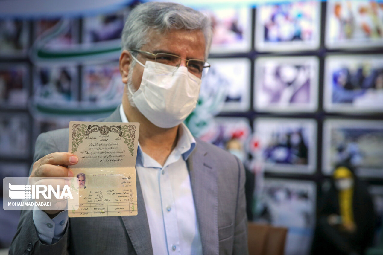 محمود صادقی