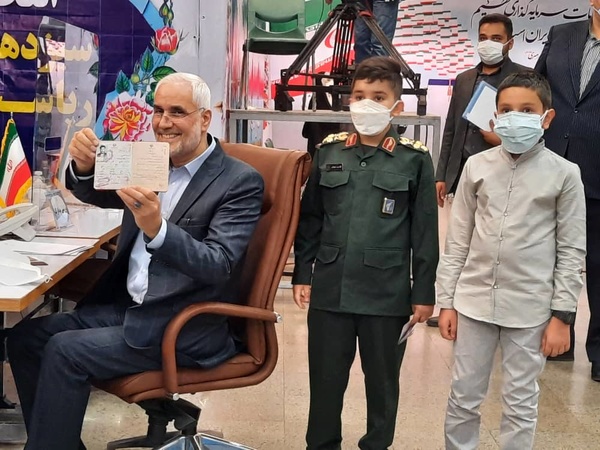 مهرعلیزاد در انتخابات ریاستجمهوری ثبتنام کرد مهرعلیزاد در انتخابات ریاستجمهوری ثبتنام کرد