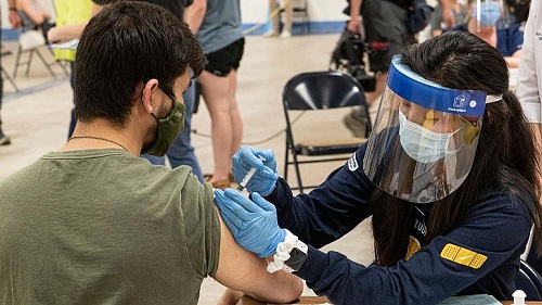 تزریق واکسن کرونا